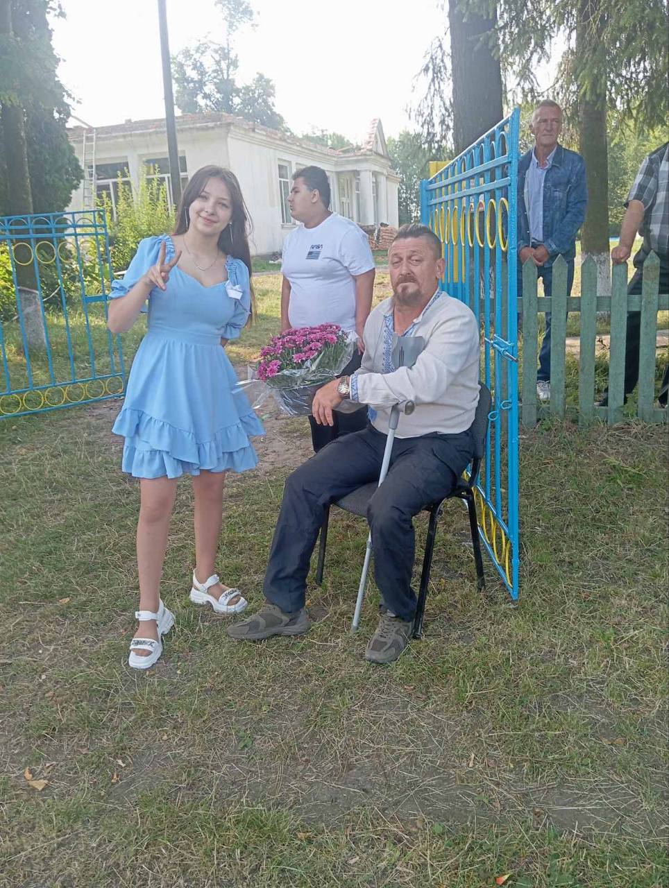 Новини Тернополя - фото з У 14 років вчилася ходити знову: родина захисника з Кременеччини дякує за зібрані кошти на операцію доньки