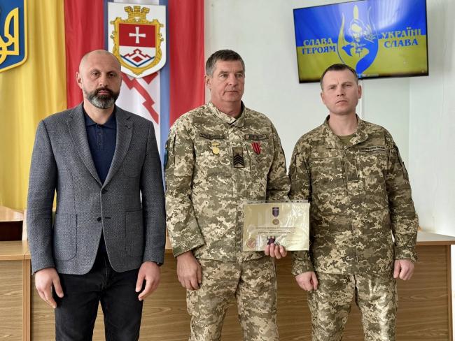 Новини Вінниці - фото з У Бершадській громаді відзначили захисників України державними нагородами