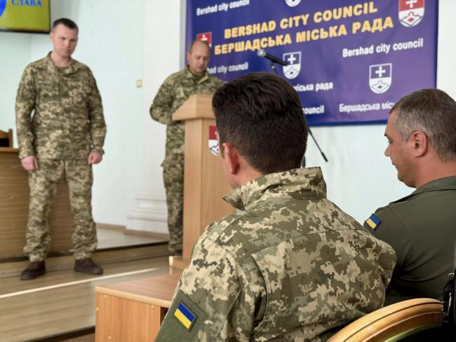 Новини Вінниці - фото з У Бершадській громаді відзначили захисників України державними нагородами