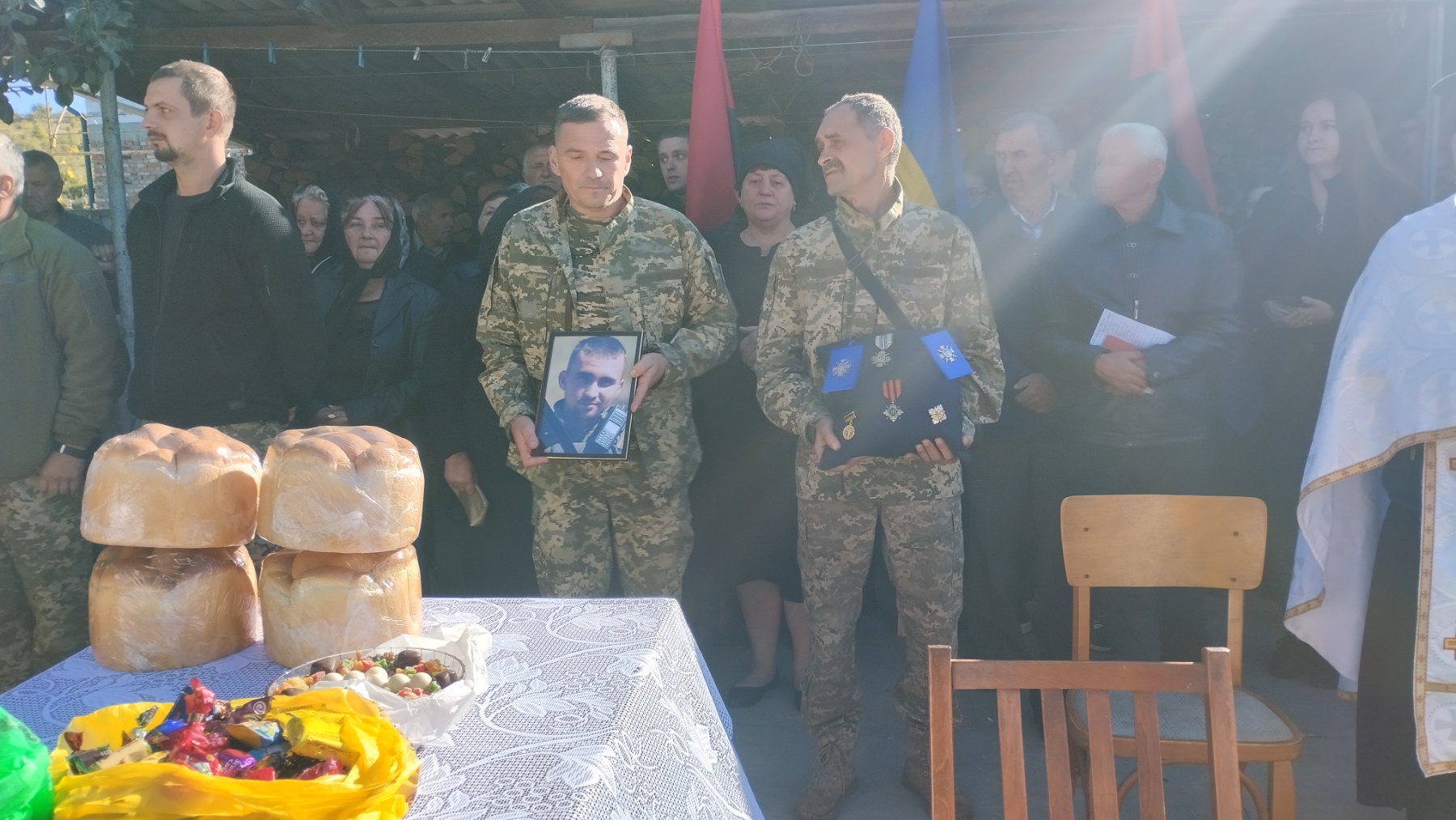 У Чортківському районі в останню путь провели військовослужбовця Дмитра Прокопіва