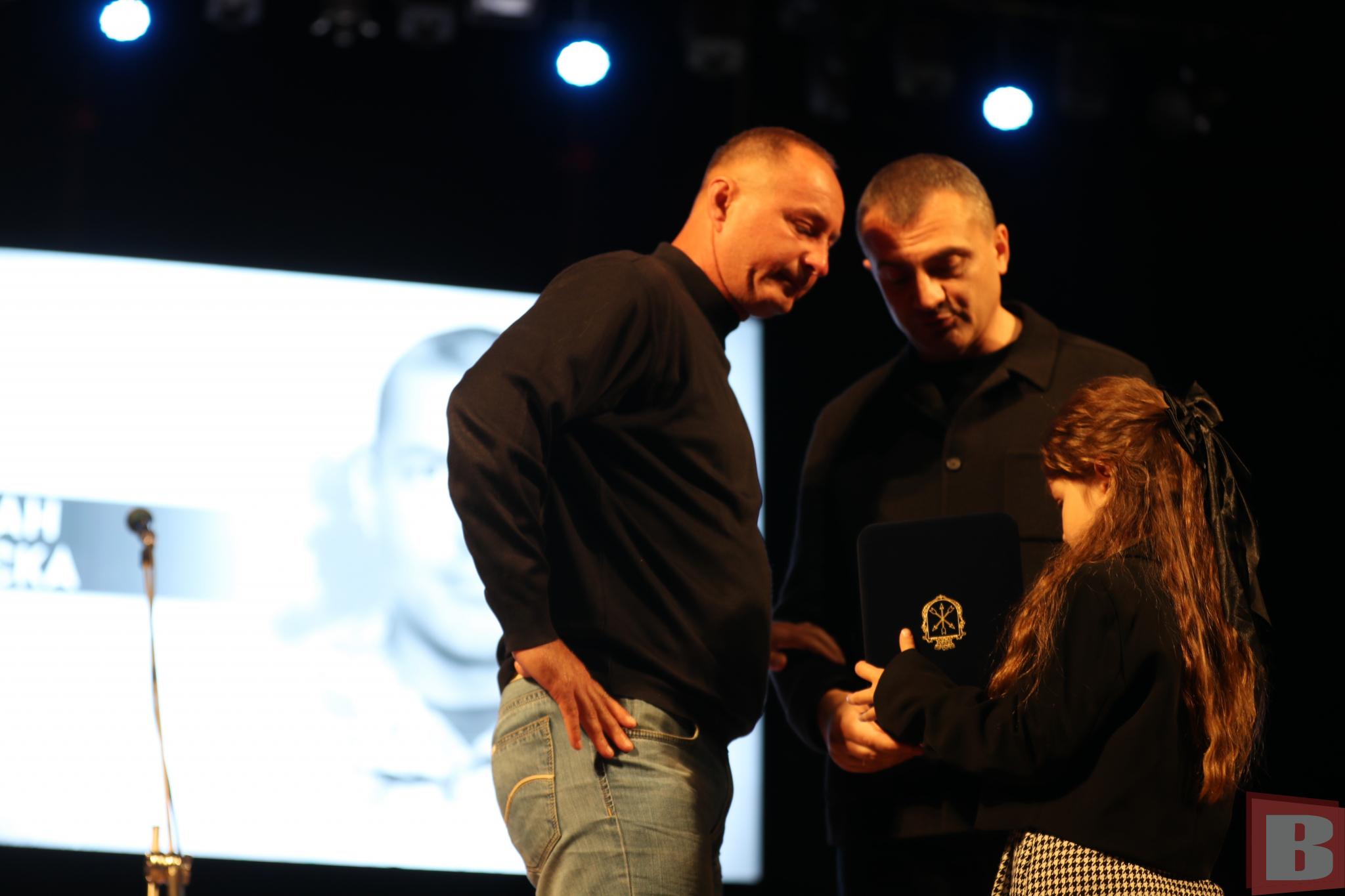 Новини Хмельницького - фото з «Почесні посмертно». Рідним загиблих воїнів-хмельничан вручили відзнаки (РЕПОРТАЖ)