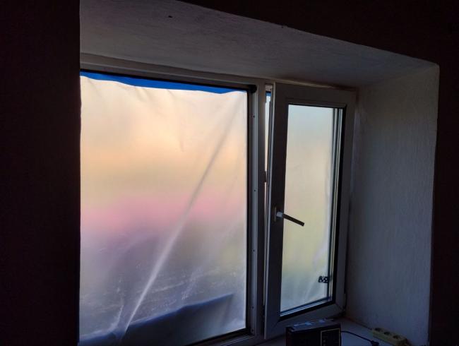 Новини Вінниці - фото з «Дах зробили, а вікон нема — спимо в куртках»: як виживають козятинчани після дронової атаки