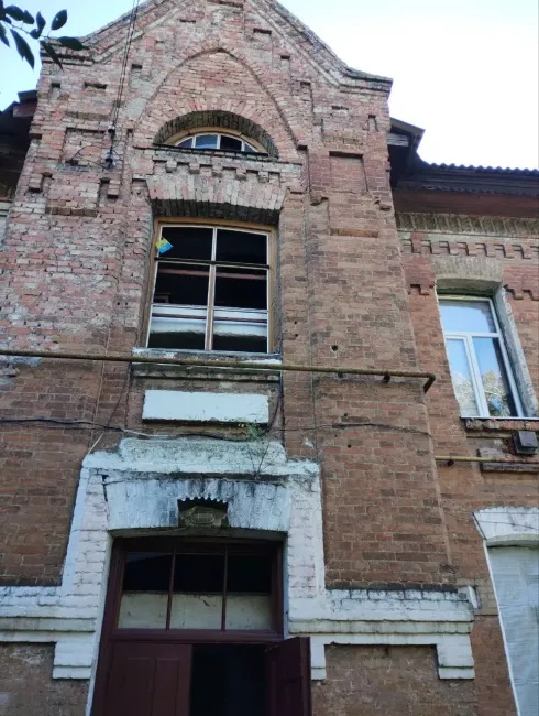 Новини Вінниці - фото з «Дах зробили, а вікон нема — спимо в куртках»: як виживають козятинчани після дронової атаки