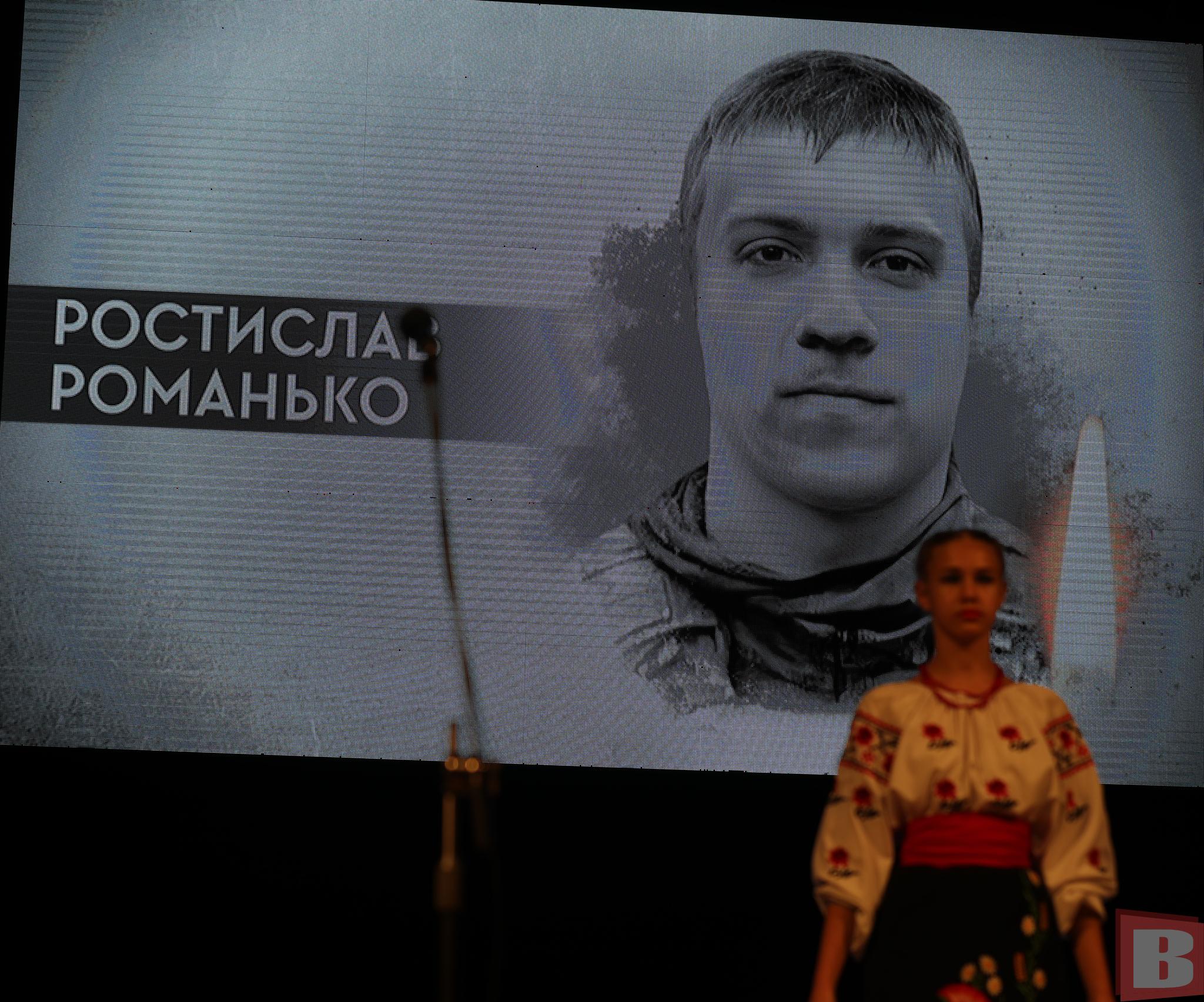 Новини Хмельницького - фото з «Почесні посмертно». Рідним загиблих воїнів-хмельничан вручили відзнаки (РЕПОРТАЖ)