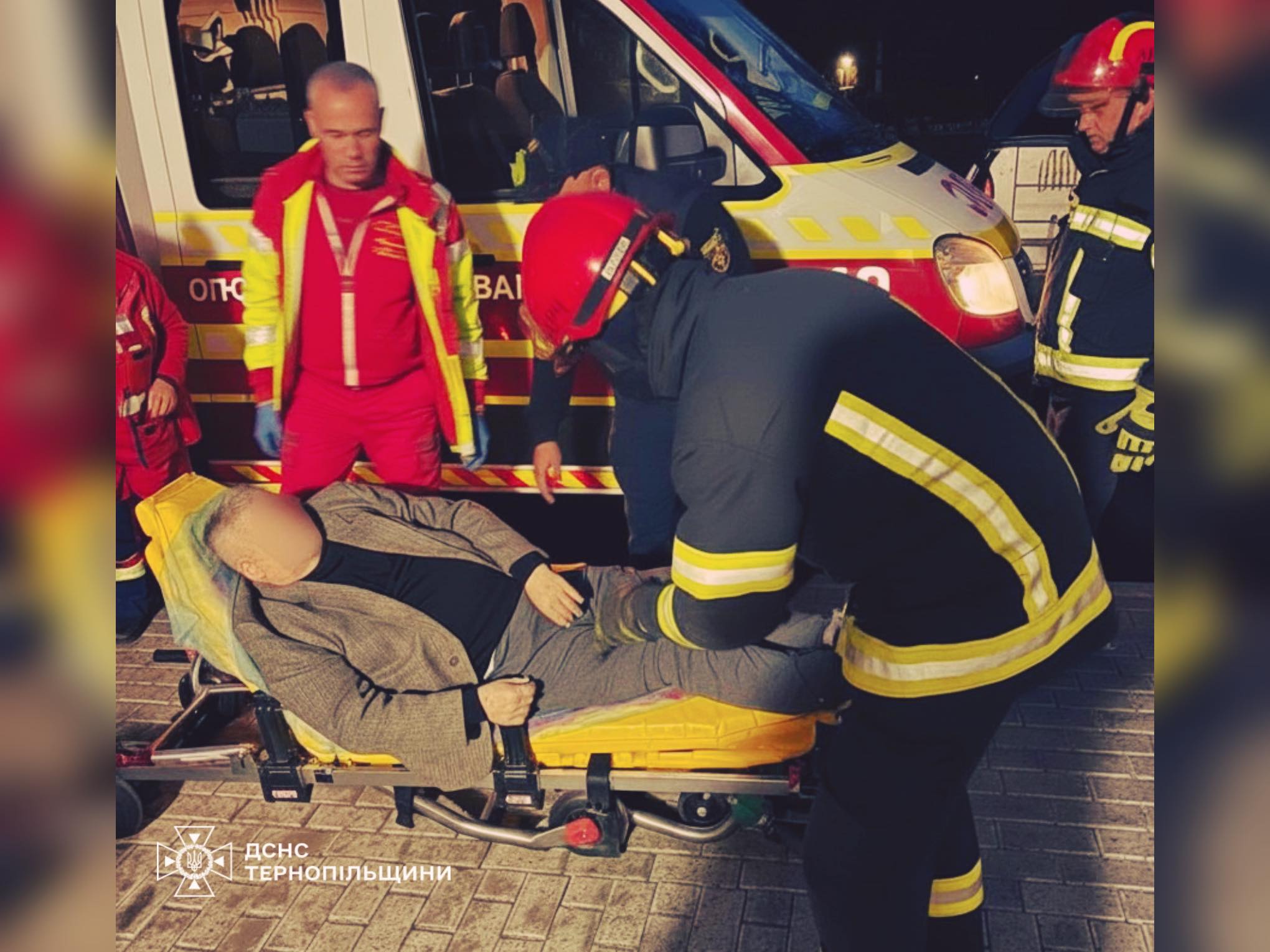 Новини Тернополя - фото з На Київській рятувальники визволили жінку, яка опинилась замкненою у квартирі