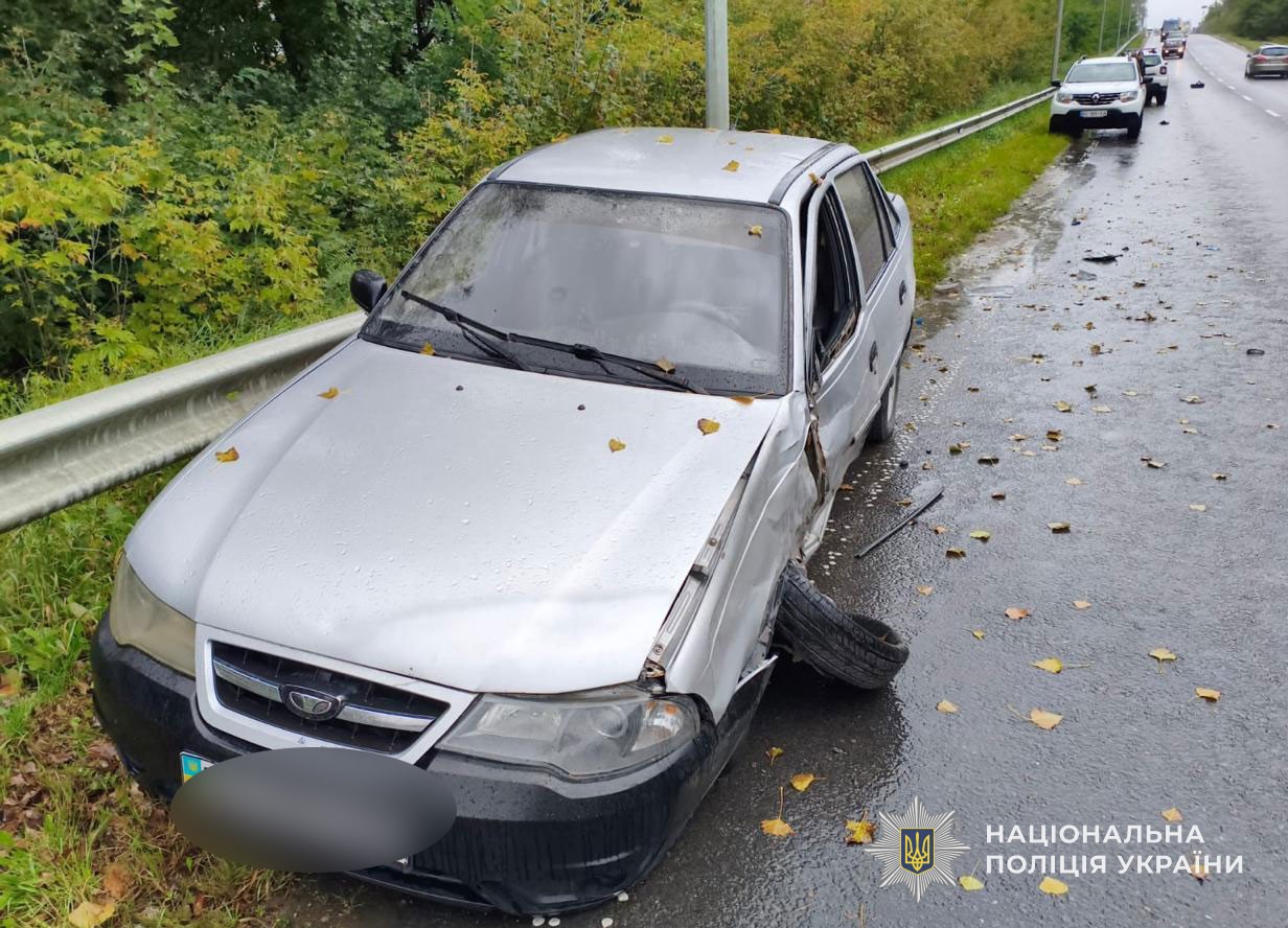 Новини Тернополя - фото з Дві автівки та мікроавтобус зіштовхнулись на дамбі Тернопільського ставу