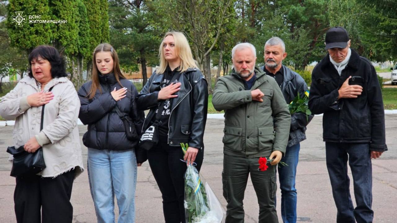 Новини Житомира - фото з Рятувальники Житомирщини відкрили памʼятні дошки загиблим колегам