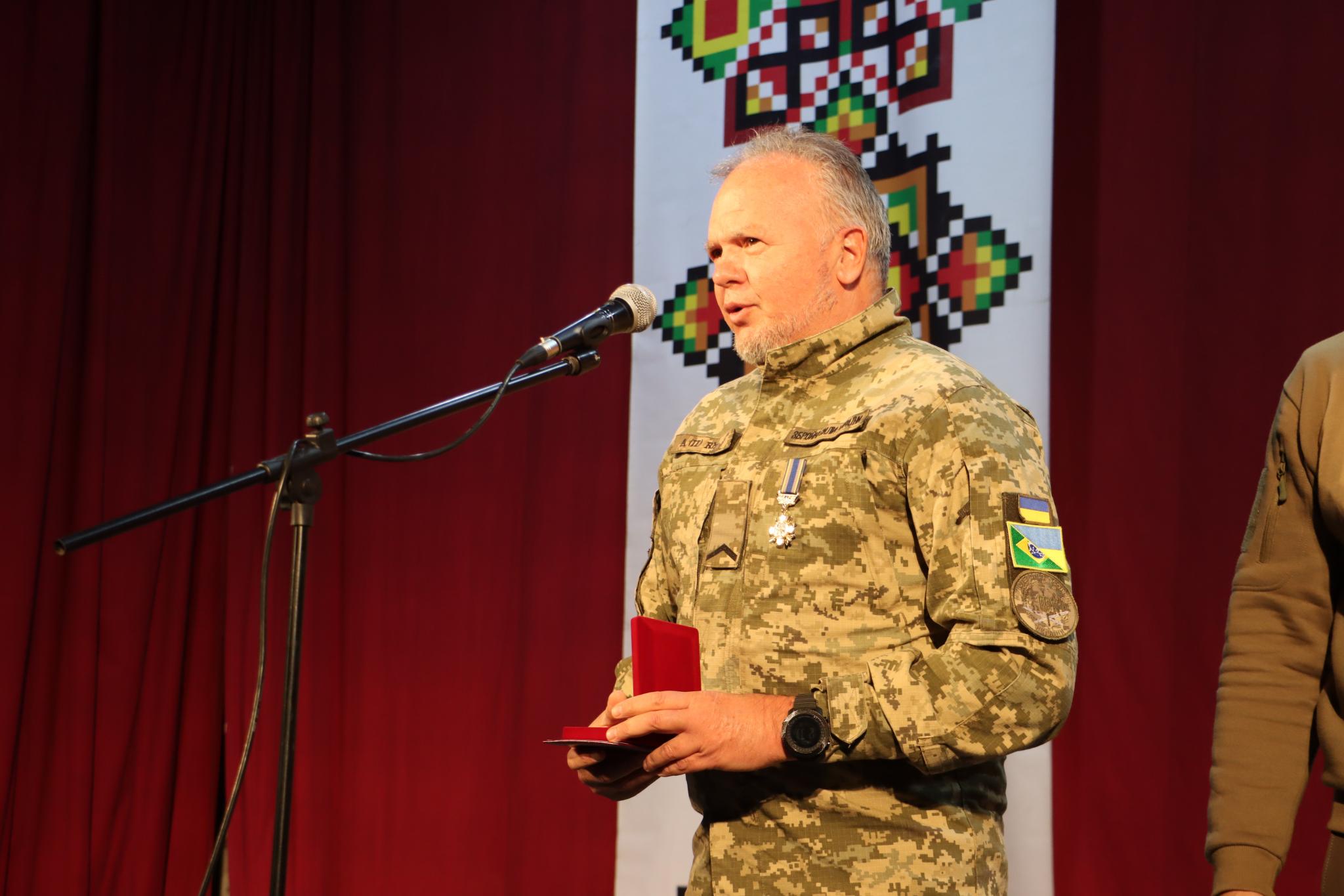 У Тернополі відзначили День захисників і захисниць: вшанували Героїв та нагородили воїнів