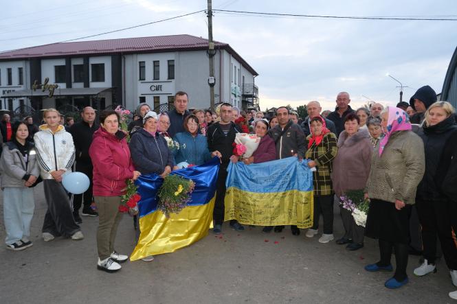 Новини Вінниці - фото з «Хоробрий» Сергій Кравчук повернувся до рідної Нападівки після року неволі