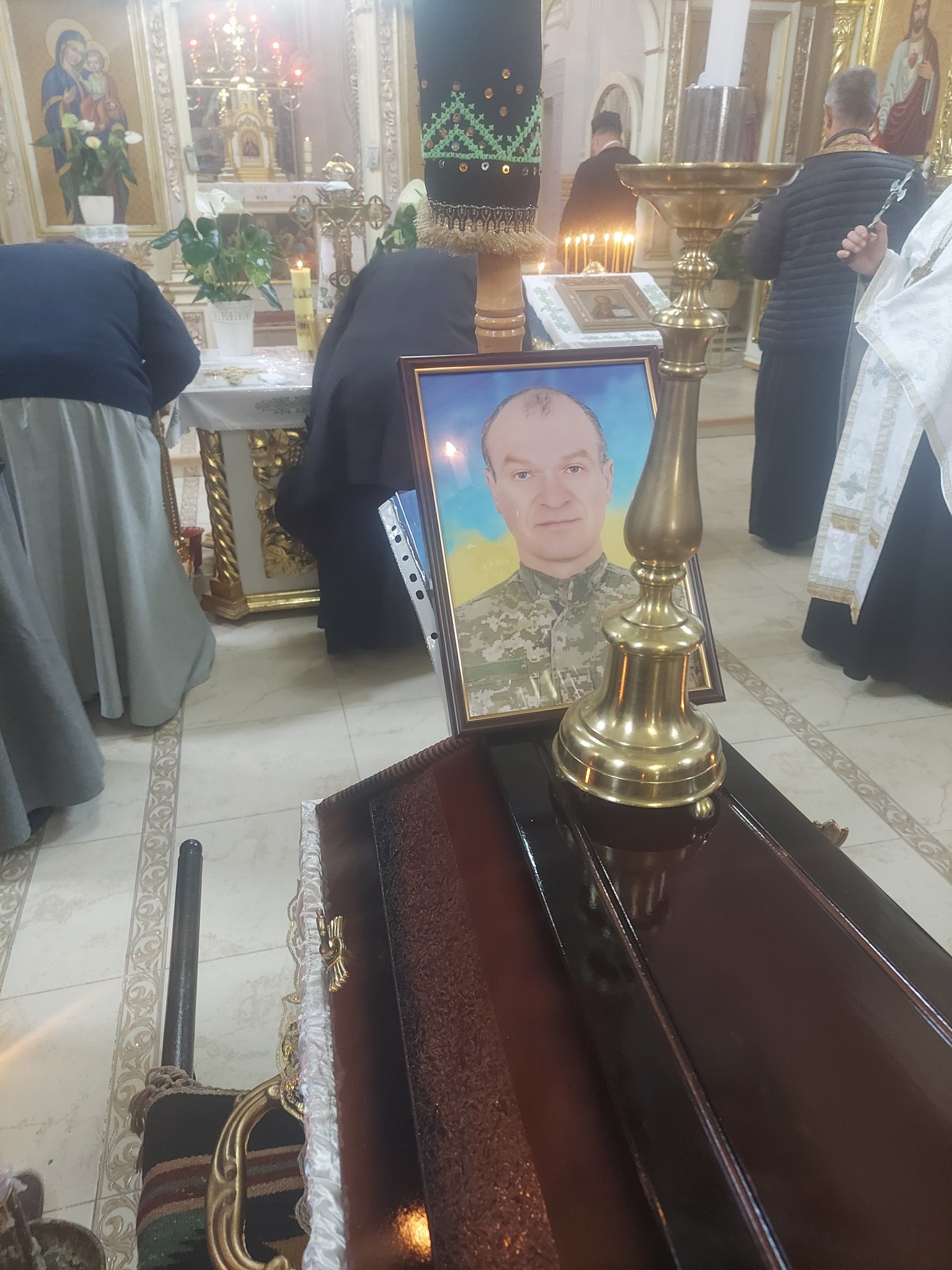У Гримайлівській громаді в останню путь провели Героя Степана Рабаду