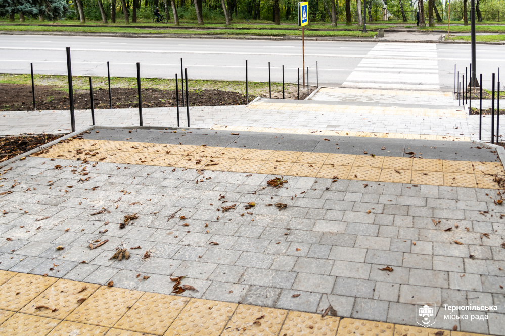 Новини Тернополя - фото з На Злуки виконали першу чергу робіт із влаштування безбар’єрного тротуару