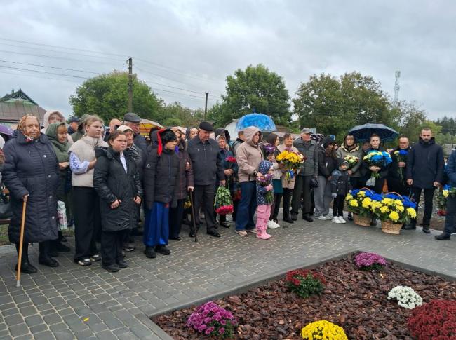 Новини Вінниці - фото з У Хижинцях відкрили Алею Слави на честь загиблих Героїв