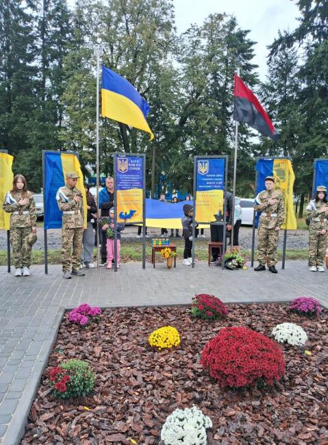 Новини Вінниці - фото з У Хижинцях відкрили Алею Слави на честь загиблих Героїв