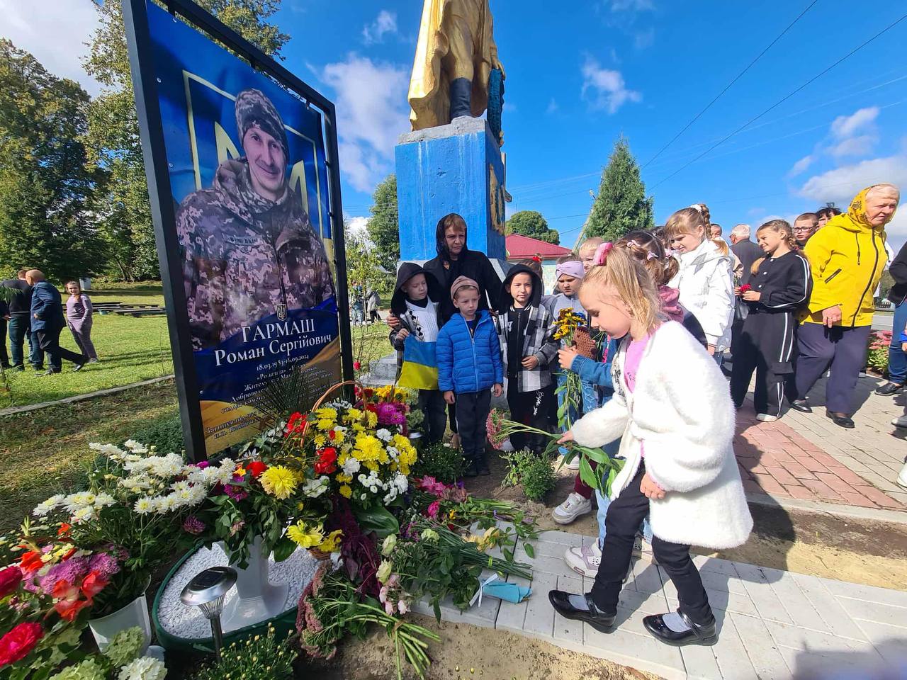Новини Тернополя - фото з «Обіймаємо до неба»: історія захисника Романа Гармаша, який віддав життя за Батьківщину