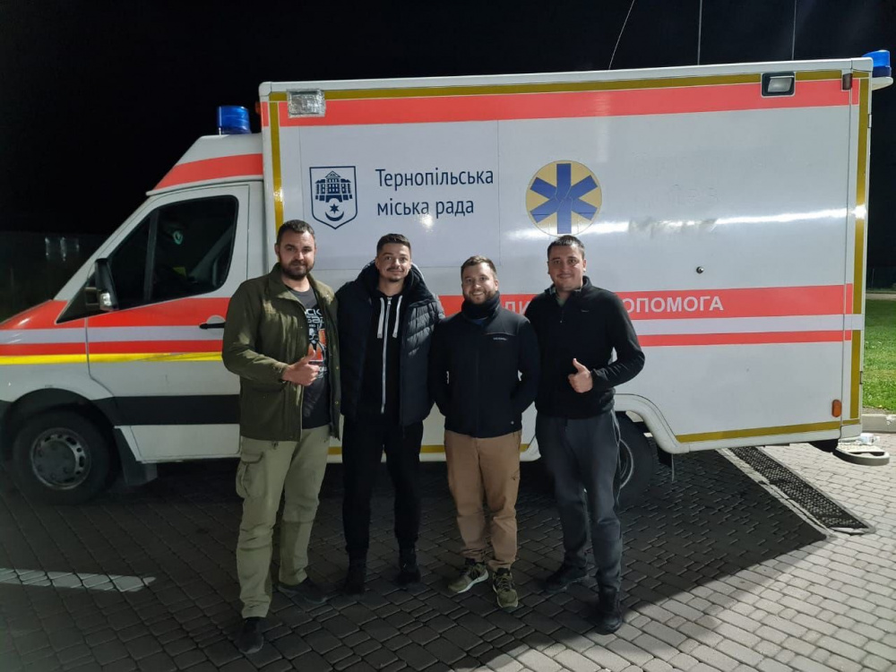 Новини Тернополя - фото з Тернопільські стоматологи лікують військових на передовій