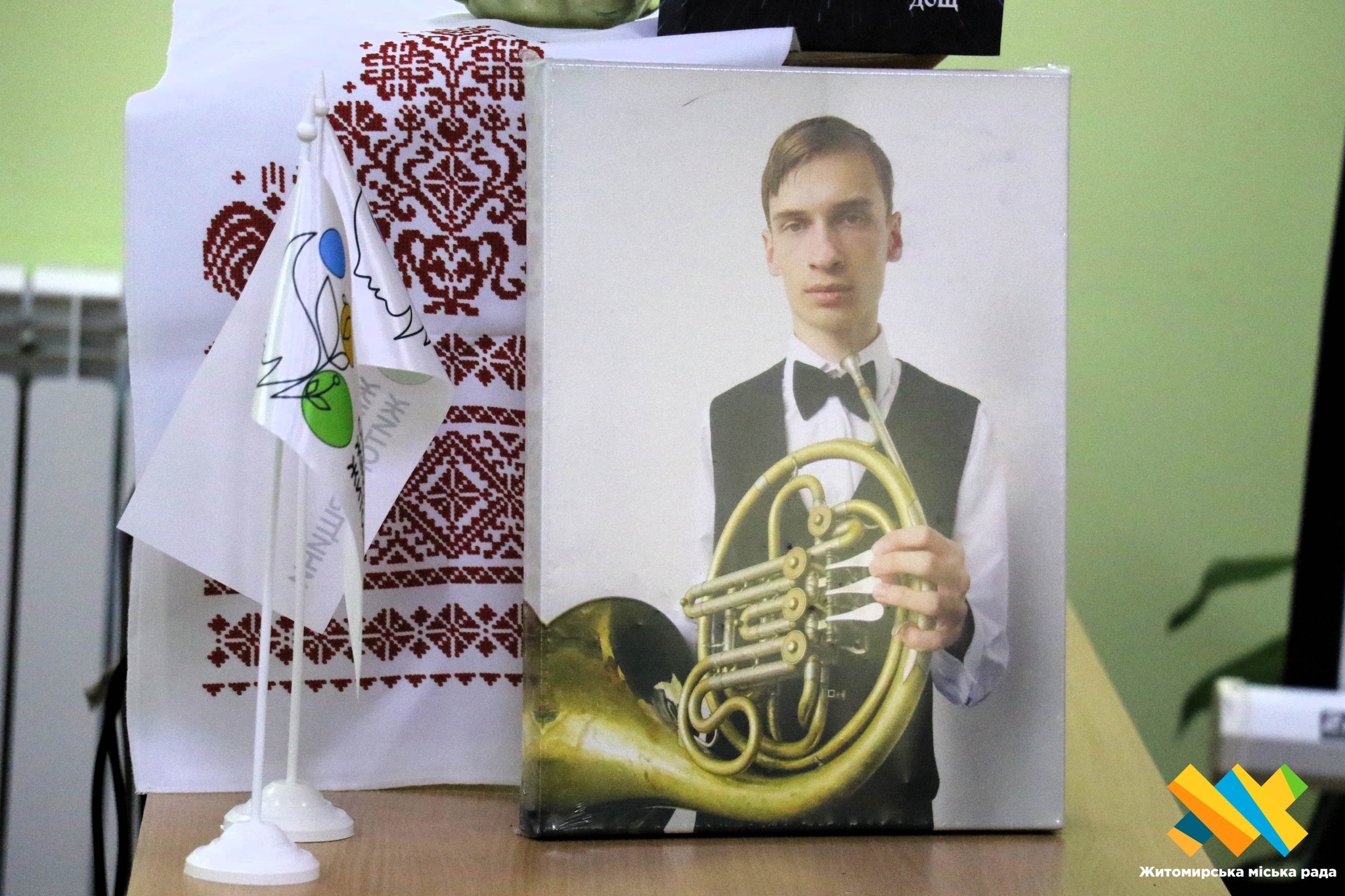 Новини Житомира - фото з «Ця книга допомогла мені вижити»: мати загиблого Захисника презентувала у Житомирі книгу, написану її сином