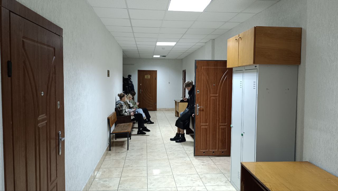 Підозрюваним у катуваннях та вимаганнях особам у військовій формі обирають міру запобіжного заходу