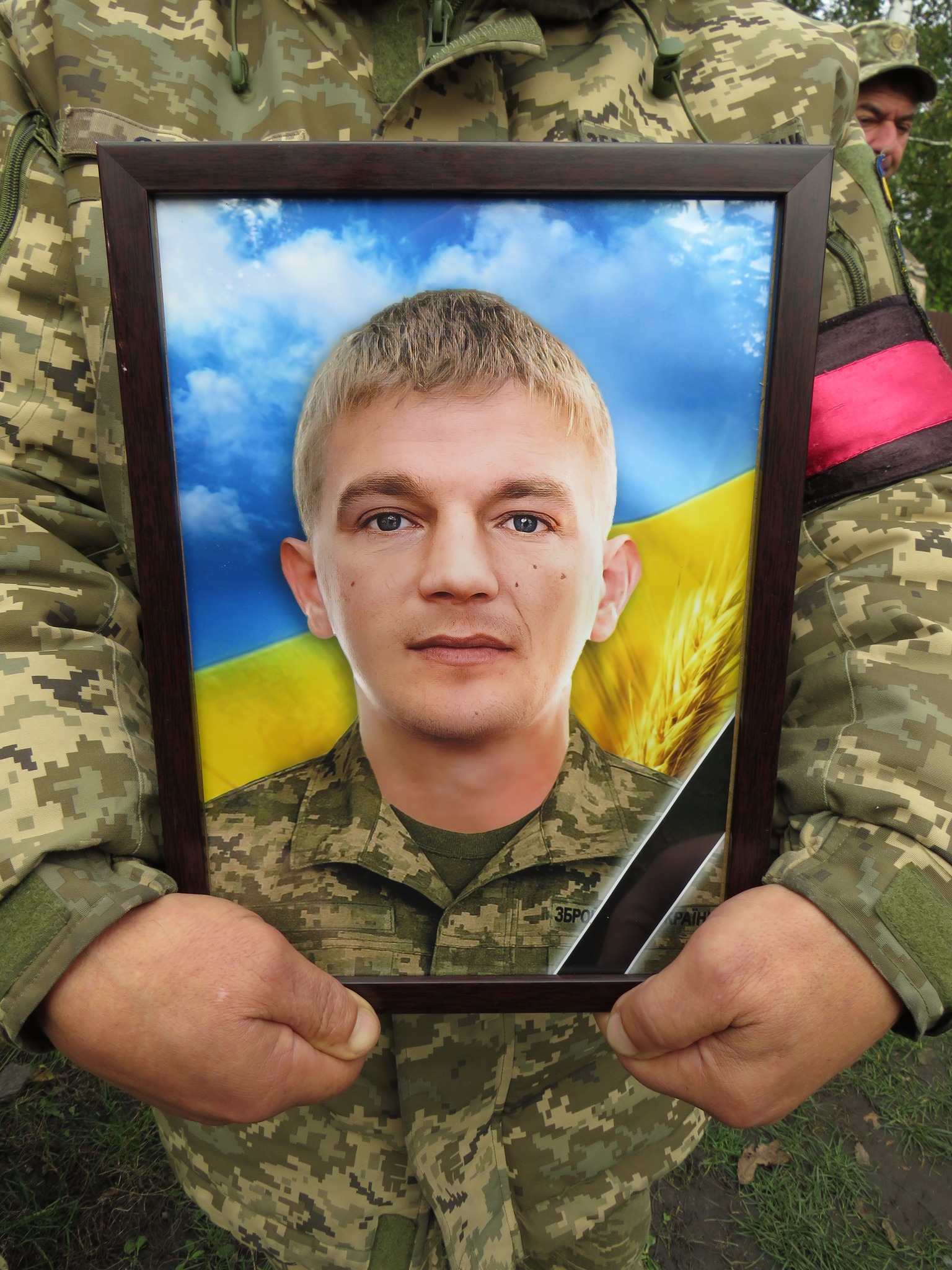 Новини Хмельницького - фото з На Хмельниччині попрощались із пʼятьма військовими. Хто вони Полеглий на Донеччині Герой Володимир Ковальчук