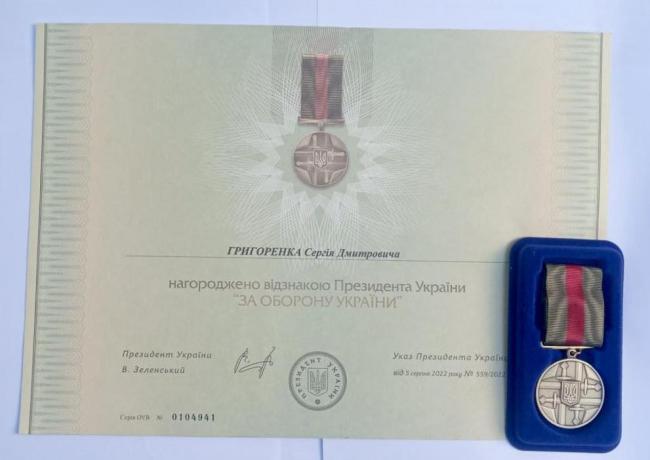 Новини Вінниці - фото з Сергія Григоренка з Бершадщини відзначили «Золотим хрестом» та нагородою Президента України
