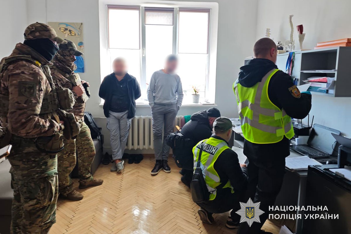 Новини Тернополя - фото з У Бережанах затримали двох лікарів: підозрюють в отримані грошей за «діагноз» військовому