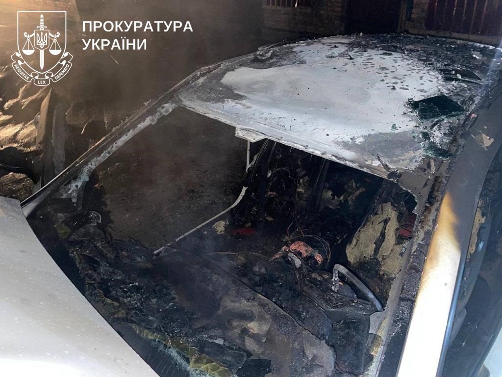 Справа підпалу трьох автівок у Тернополі: бізнесмена-втікача затримали і судитимуть