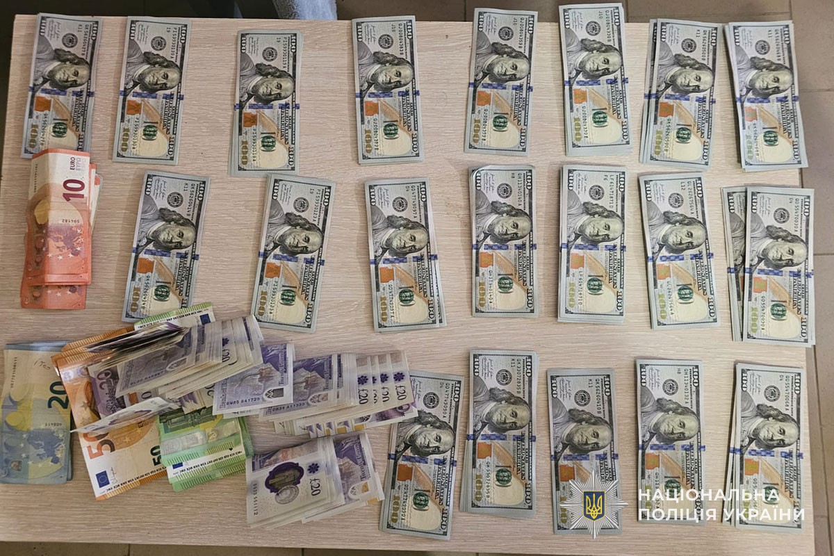 Тернополянина викрили на збуті фальсифікованих цигарок