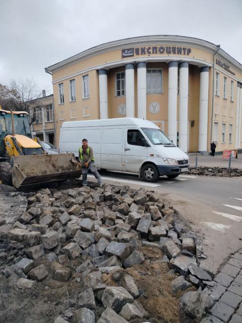 Новини Вінниці - фото з Біля облради звужують пішохідний перехід з вимогами доступності