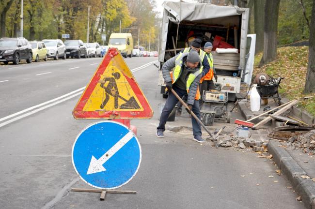 Новини Вінниці - фото з На Хмельницькому шосе почали встановлювати нові люки