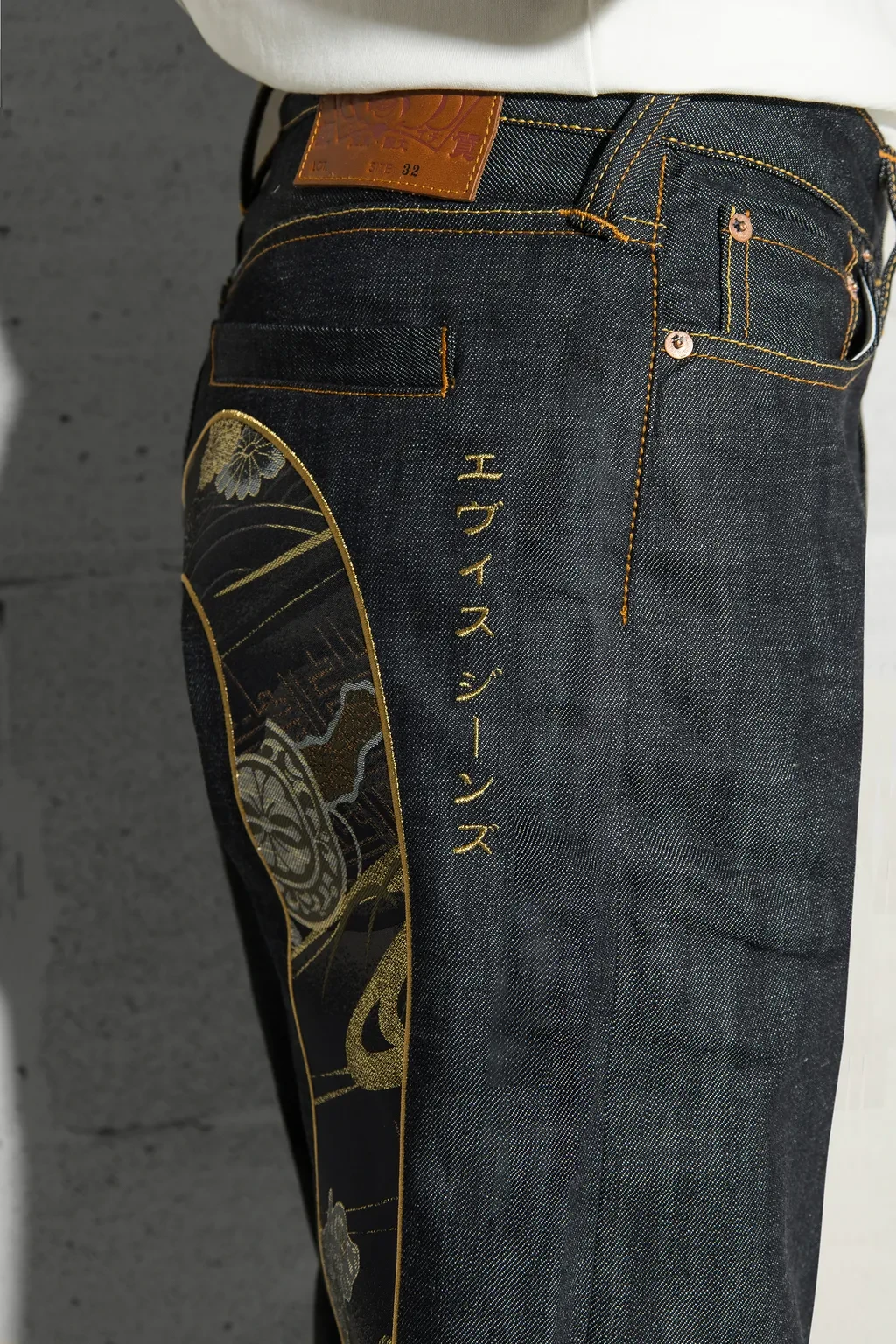 Новини Хмельницького - фото з Японські джинси Evisu: slow fashion по-японськи та боротьба з масовим виробництвом (новини компаній) 68fa792fd76ab.webp