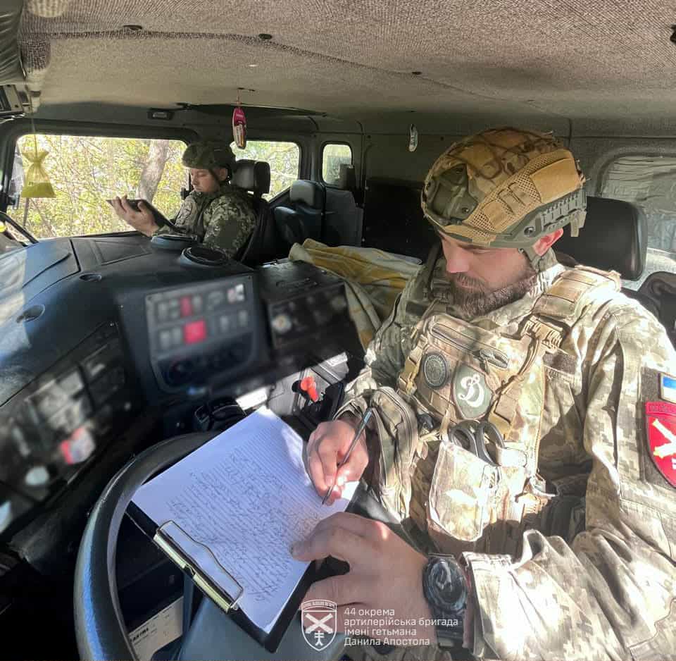 Новини Тернополя - фото з На передовій бійці 44-ї бригади писали радіодиктант — щоб підтримати рідну мову навіть на місцях бойових завдань