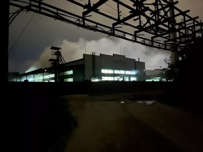 Новини Вінниці - фото з «Труба валить чорним димом без зупинки, а реконструкція поки на папері» — мешканці Вінниці скаржаться на Агровіт