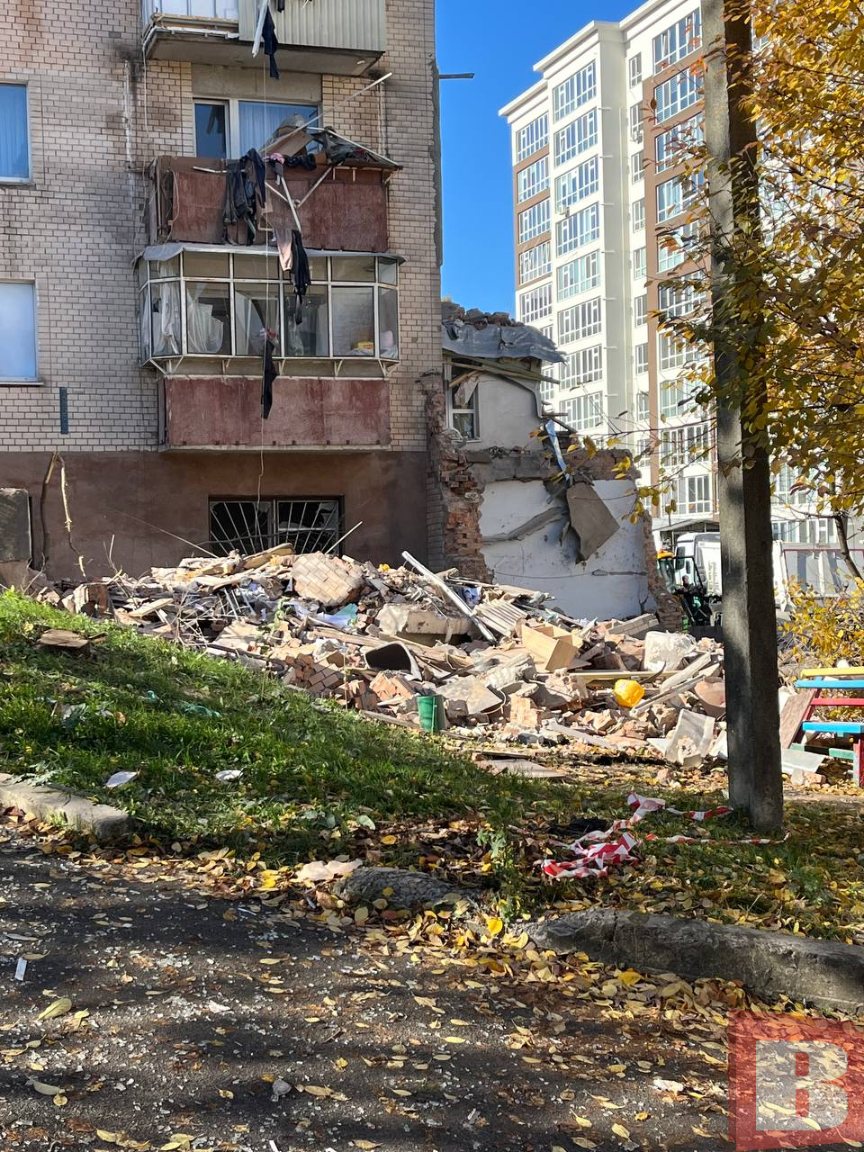 Новини Хмельницького - фото з «Кімнати немає повністю»: мешканці будинку на Тернопільській про знищене житло Будинок по вулиці Тернопільська 34/2, де стався вибух 28 жовтня 2025 року