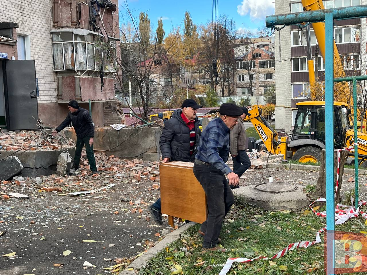 Новини Хмельницького - фото з «Кімнати немає повністю»: мешканці будинку на Тернопільській про знищене житло Будинок по вулиці Тернопільська 34/2, де стався вибух 28 жовтня 2025 року
