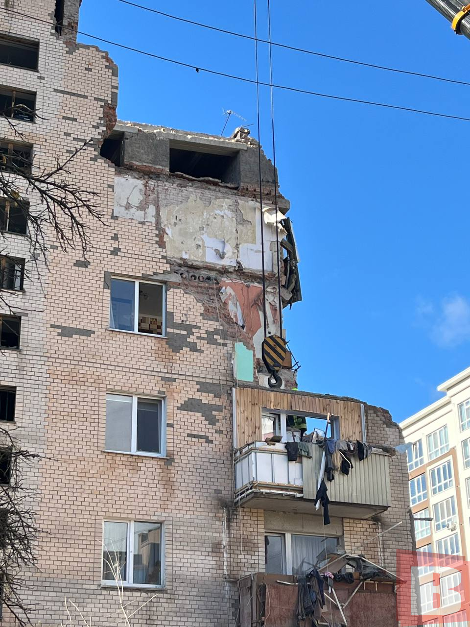 Новини Хмельницького - фото з «Кімнати немає повністю»: мешканці будинку на Тернопільській про знищене житло Будинок по вулиці Тернопільська 34/2, де стався вибух 28 жовтня 2025 року