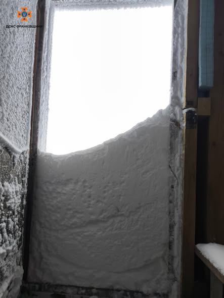 Новини Тернополя - фото з На горі Піп Іван утворилися перемети снігу майже до метра