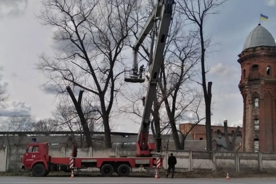 Новини Вінниці - фото з «Почерк Артинова, але автор невідомий»: у Корделівці є вежа схожа на вінницьку
