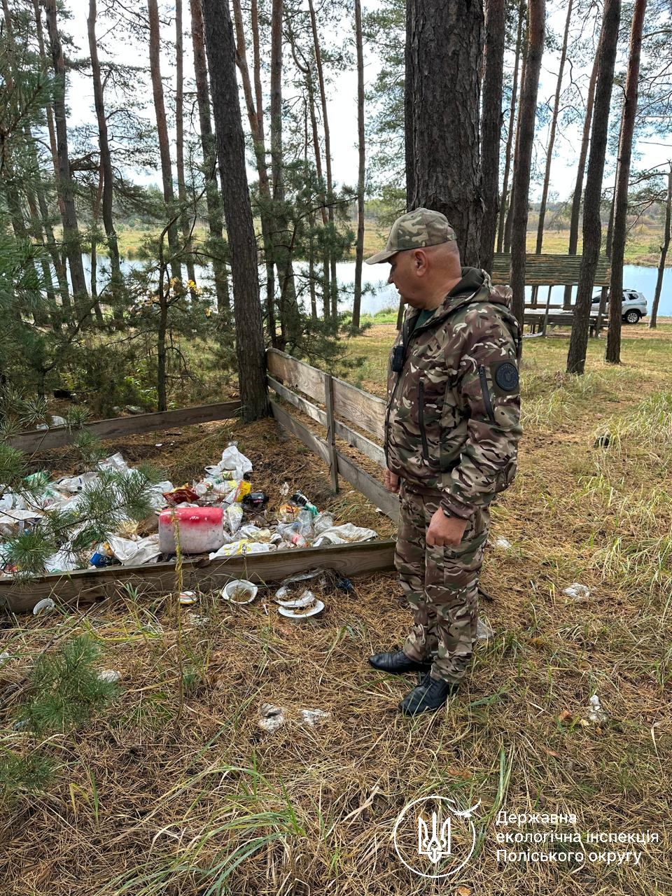 Новини Житомира - фото з Екоінспектори Поліського округу притягнули до відповідальності чотирьох порушників за засмічення лісу відходами
