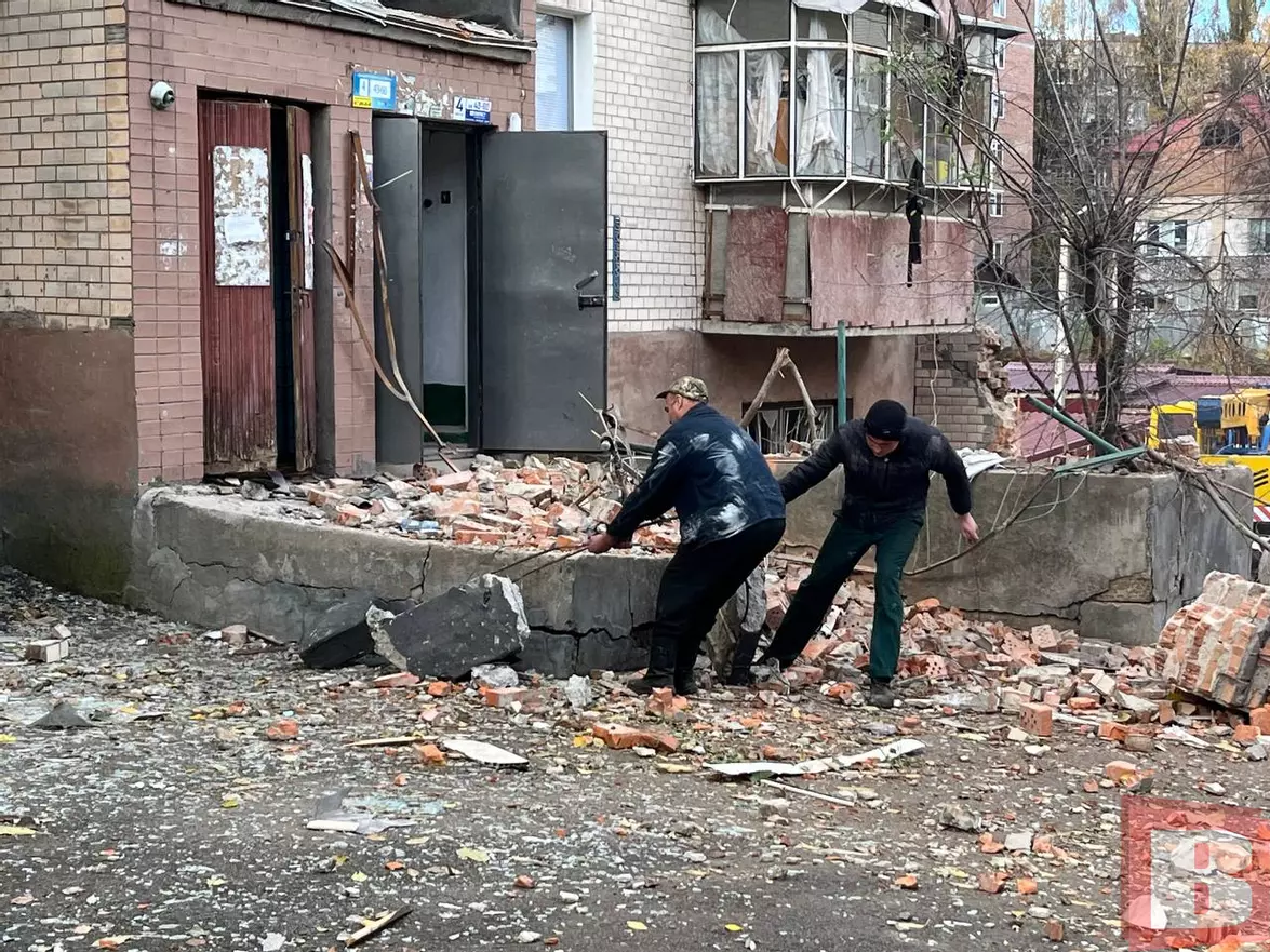 Новини Хмельницького - фото з Пошкоджений після вибуху будинок на Тернопільській накриють саркофагом У Хмельницькому завершили розбір завалів після вибуху на Тернопільській: дім накриють саркофагом