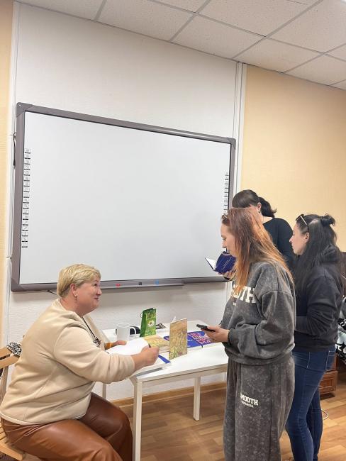 Новини Вінниці - фото з Про фронт без гриму та жіноче серце, що не зламалося: ветеранка Тетяна Чудновець видала книгу про війну