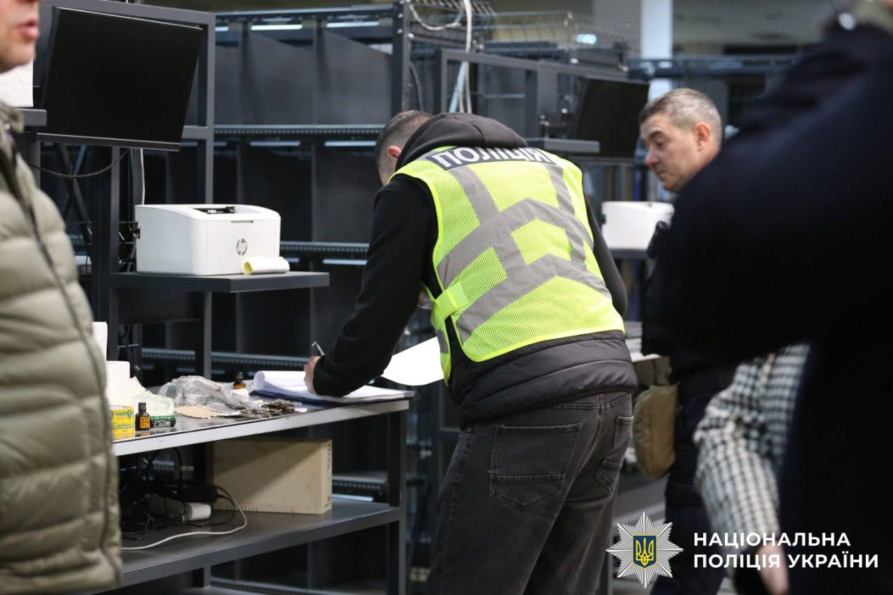 Новини Тернополя - фото з Вибух на Укрпошті в Києві: затримали 40-річного тернополянина, якого підозрюють у відправці посилки