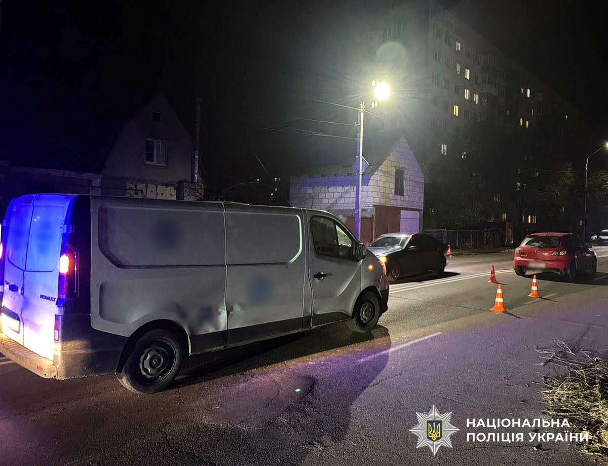 Новини Житомира - фото з На вулиці Івана Мазепи у Житомирі мікроавтобус збив пішохода — чоловік у лікарні