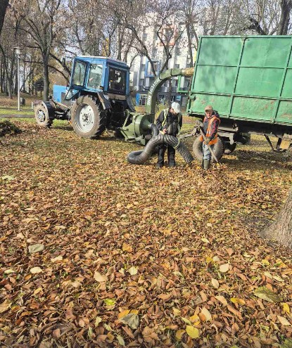 Новини Житомира - фото з У Житомирі триває осіннє прибирання