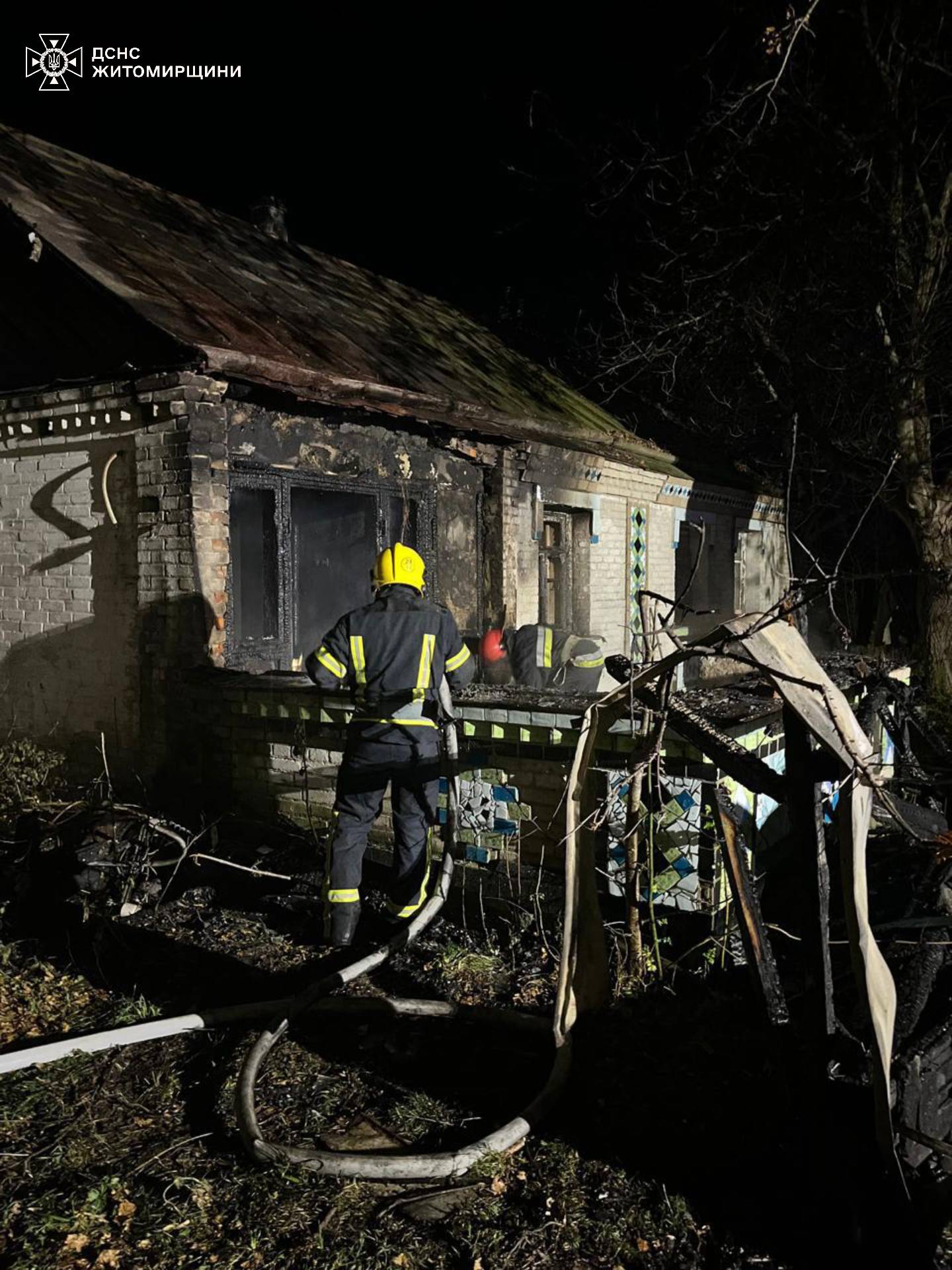 Новини Житомира - фото з Від необережного куріння загорілася хата на Любарщині