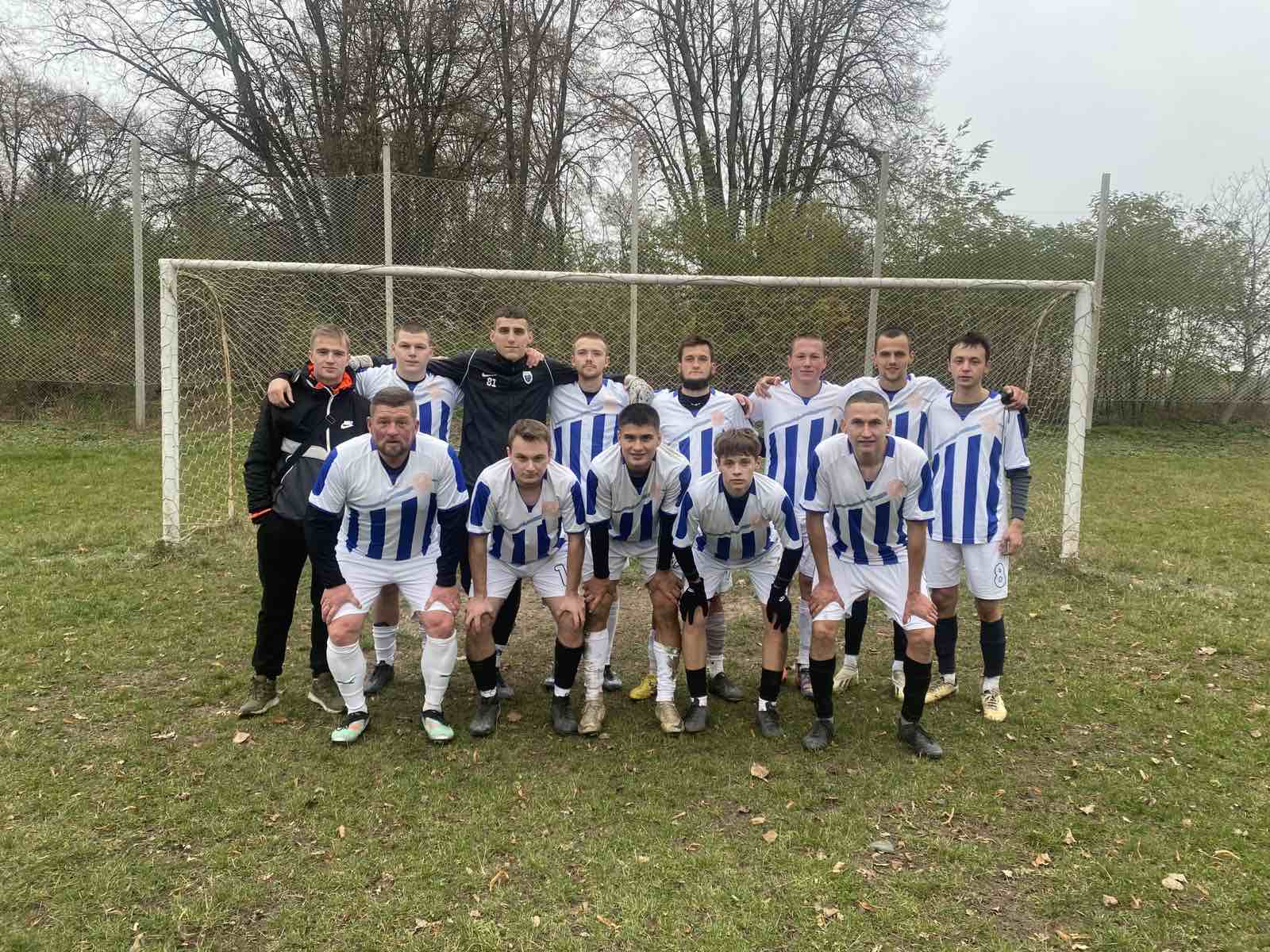 Новини Козятина - фото з Ветерани розібралися з «Ружином» а «Локомотив» з «Медведями»