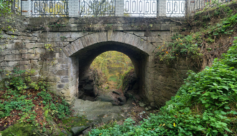 Новини Вінниці - фото з «Подільський Лувр» серед ландшафтного парку: дізналися історію палацу Комарів