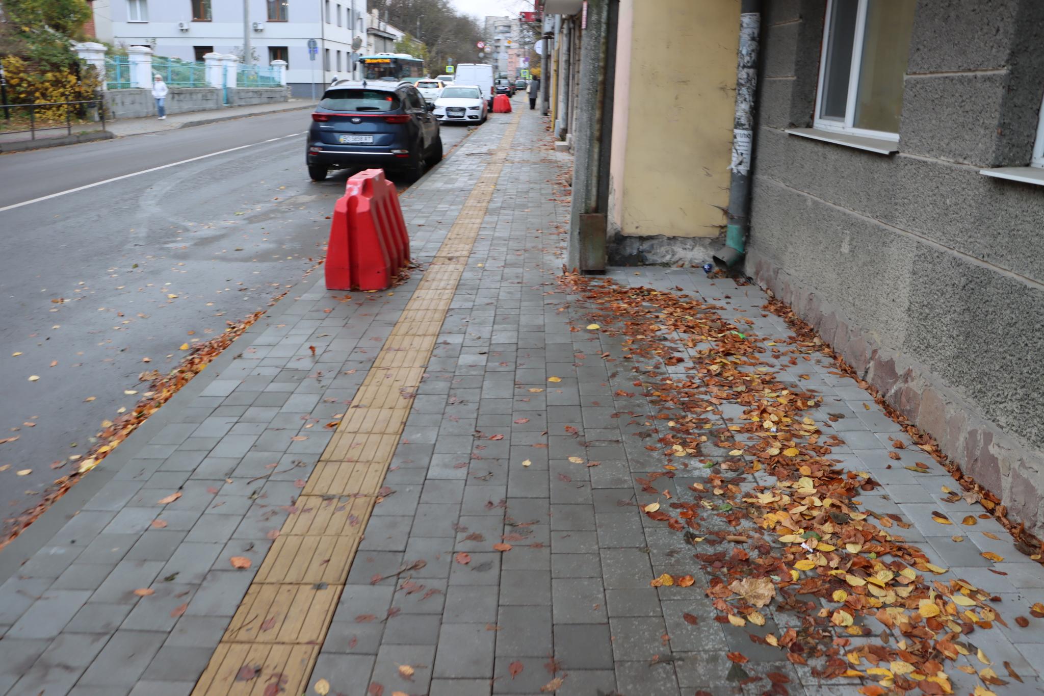 Новини Тернополя - фото з На Острозького відремонтували тротуар: який вигляд має тепер