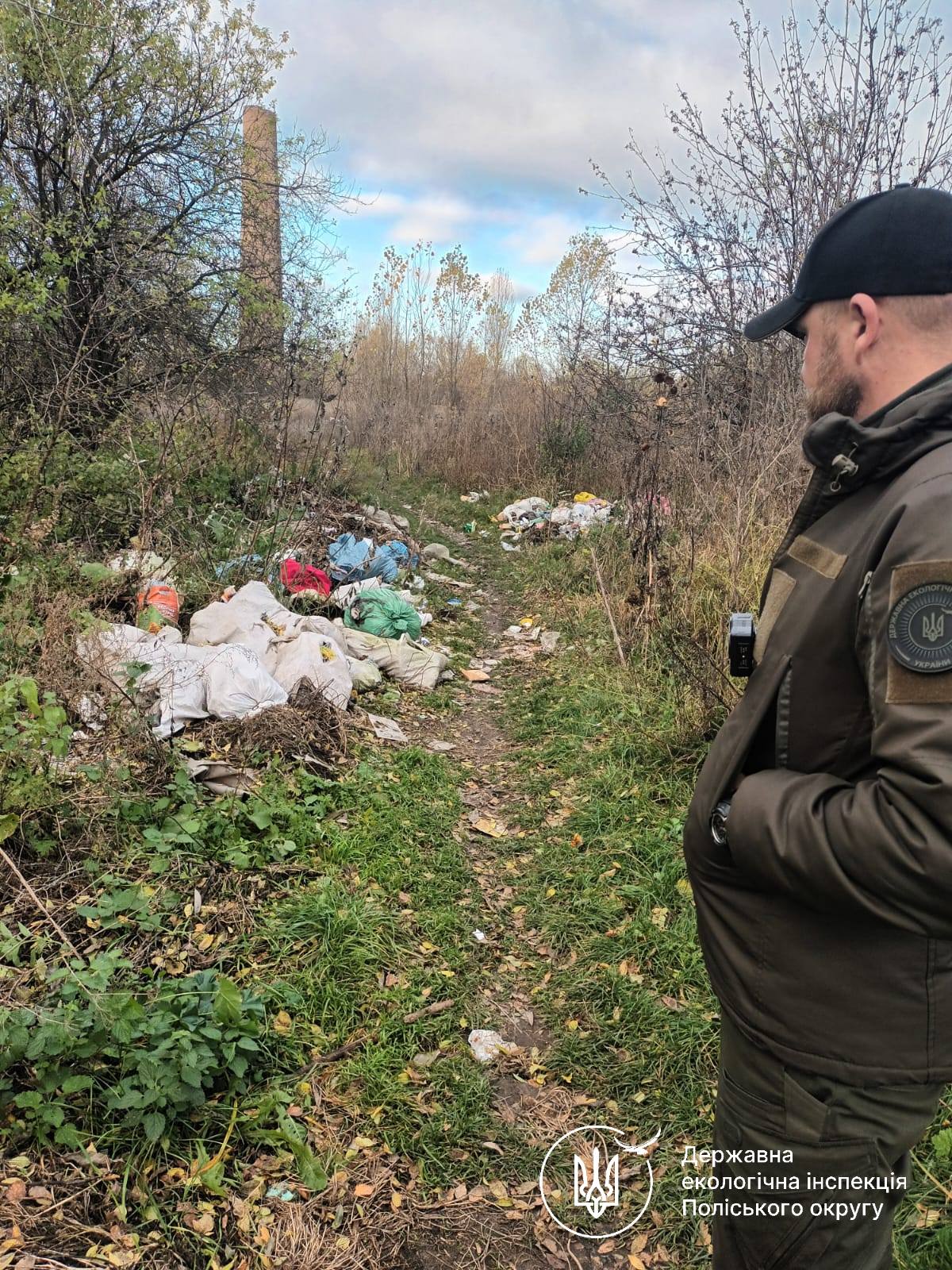 Новини Житомира - фото з У Житомирі знову виявлено несанкціоновані сміттєзвалища вздовж дороги до полігону ТПВ