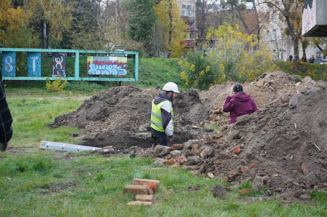 Новини Вінниці - фото з Під «Росією» — історія. Археологи знайшли старовинну монету, кераміку та артефакти Другої світової
