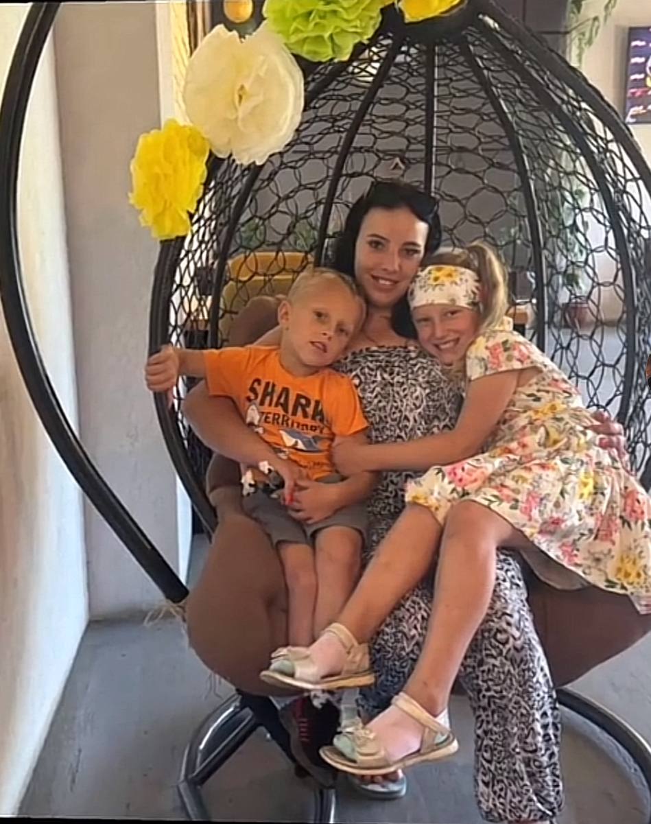 Новини Хмельницького - фото з Не стало захисниці з Хмельниччини Антоніни Штоль. Двоє дітей залишились без матері Загинула військова з Хмельниччини