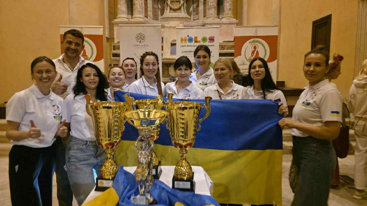 Новини Вінниці - фото з Тріумф вінничанок на чемпіонаті світу в Італії: збірна з масажного мистецтва взяла Кубок Націй.